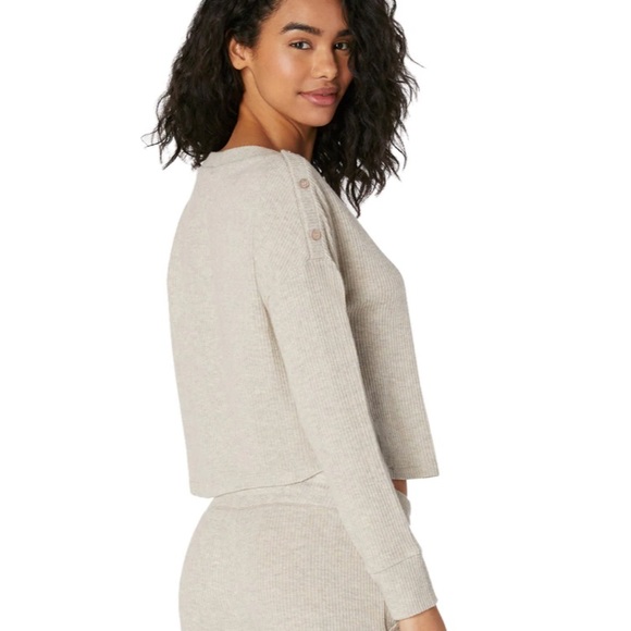 Perfect condition! Beyond Yoga Your Line Buttoned Pullover Size M (fits like S) - Picture 2 of 5
